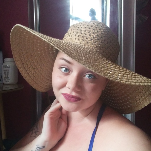 (2) big floopy beach hats color: white & natural main image 6